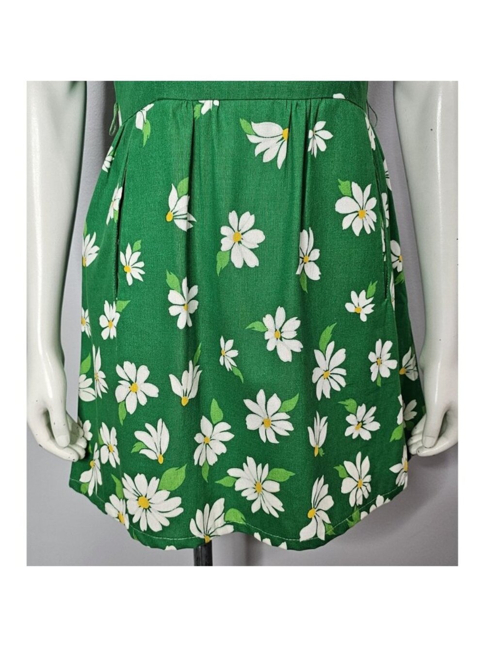 Vintage Malia Hawaii Dress, 60s/70s Hawaiian Dress, Daisy Print, Mini - Picture 7 of 10